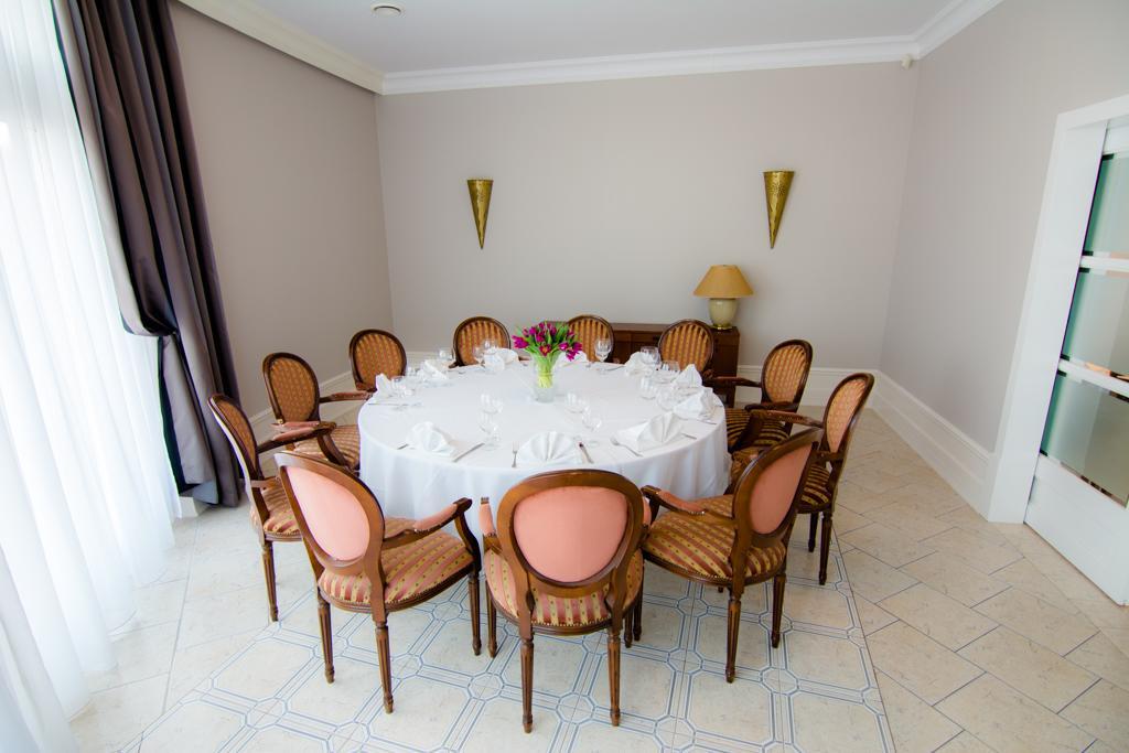 Centrum Konferencyjno-Apartamentowe Mrowka Varsavia Esterno foto