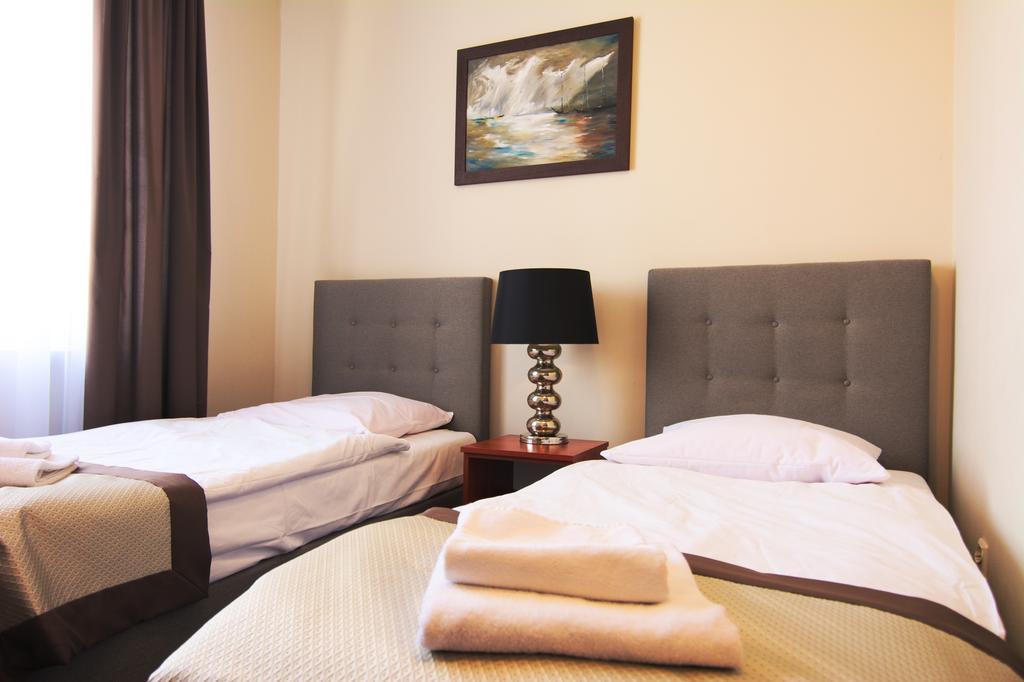 Centrum Konferencyjno-Apartamentowe Mrowka Varsavia Esterno foto